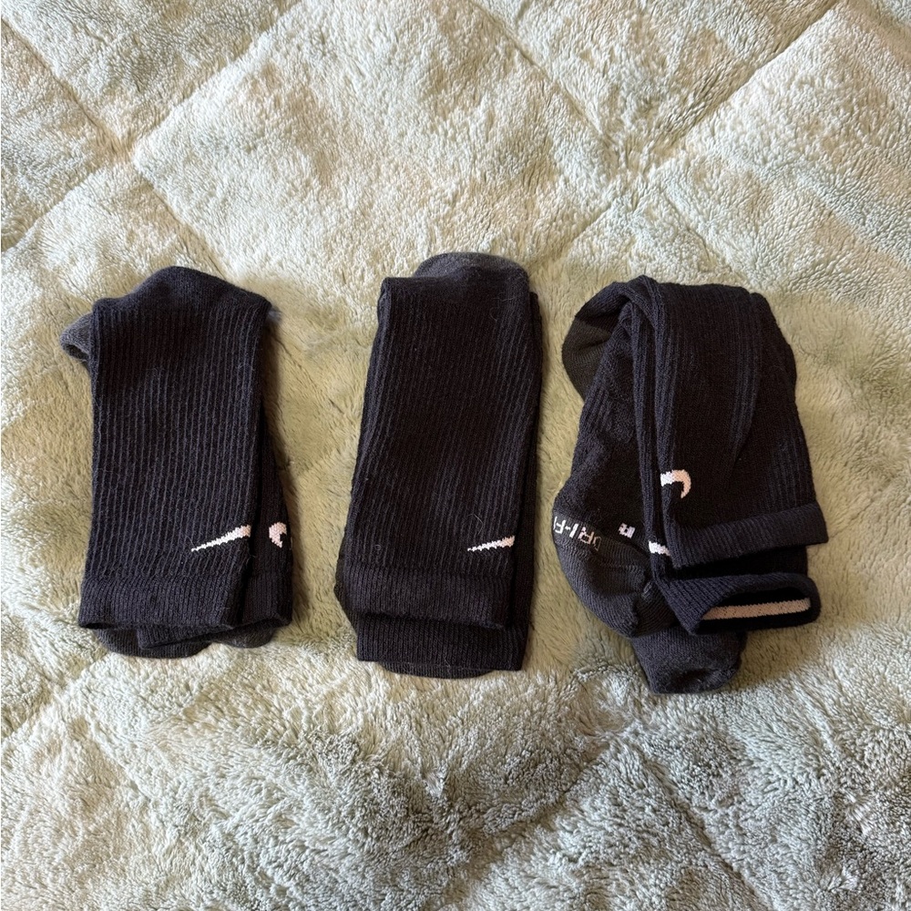 Nike Women’s Dri Fit Crew Socks (3 pairs)